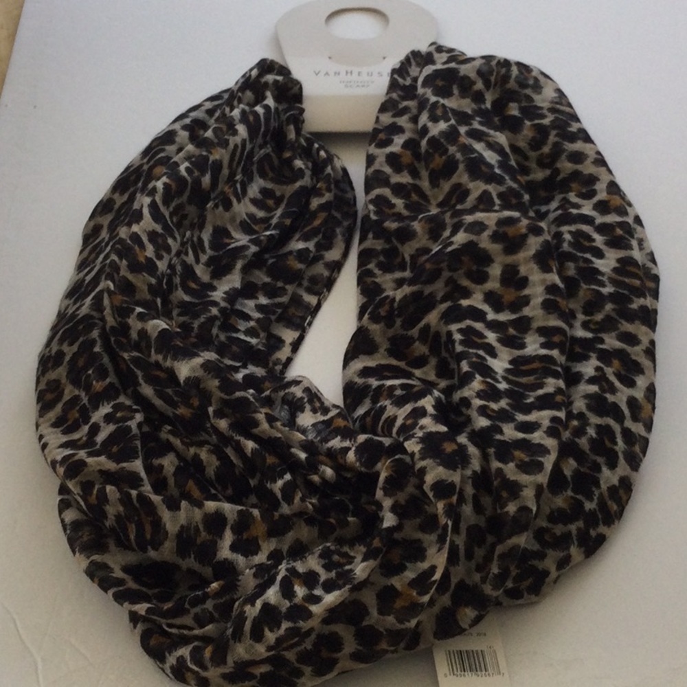 Van Heusen Leopard Scarf New color brown &black. #286